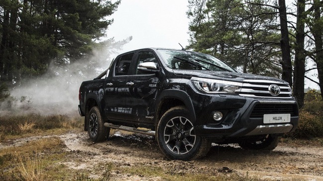 Toyota Hilux có phiên bản kỷ niệm 50 năm a1