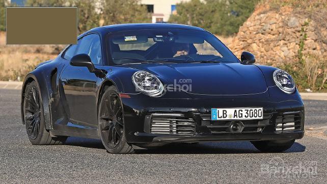 Porsche 911 Turbo thế hệ mới lần đầu tiên bị bắt gặp trên đường chạy thử.