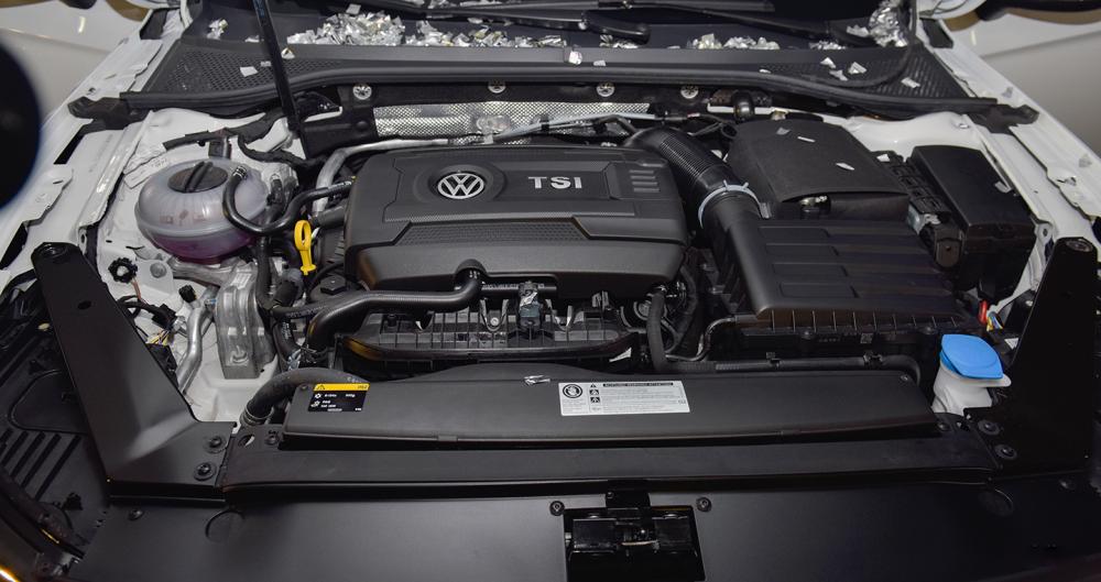 Ảnh chụp động cơ xe Volkswagen Passat 2018