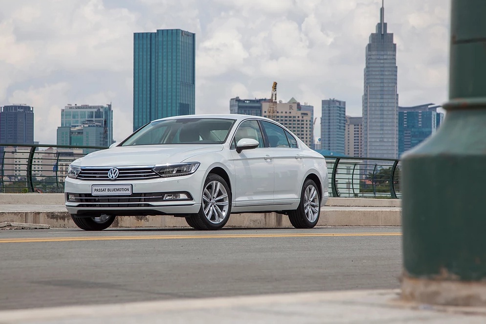 Ảnh chụp phía trước xe Volkswagen Passat 2018