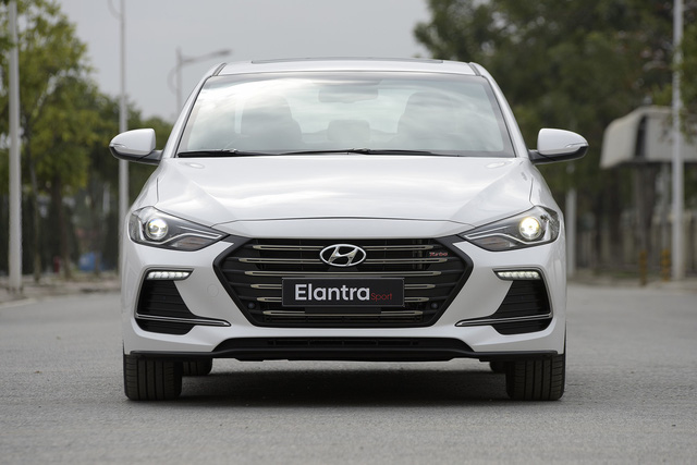 Đầu xe Hyundai Elantra Sport 2018