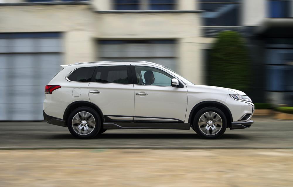 Cận cảnh Mitsubishi Outlander bản lắp ráp tại Việt Nam 1.