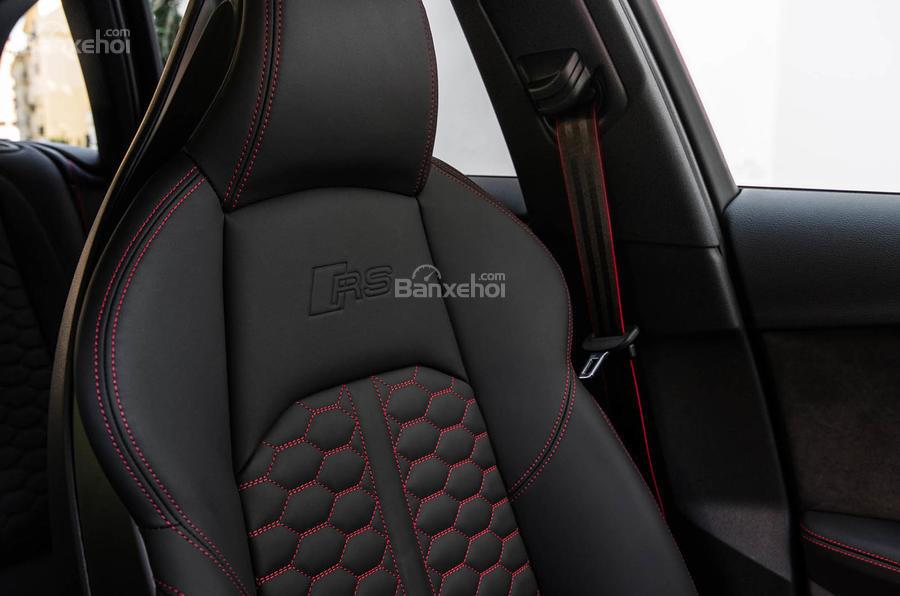 Đánh giá xe Audi RS4 Avant 2018: Hàng ghế trước.