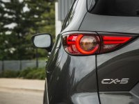 Đánh giá xe Mazda CX-5 2018: Đèn hậu.