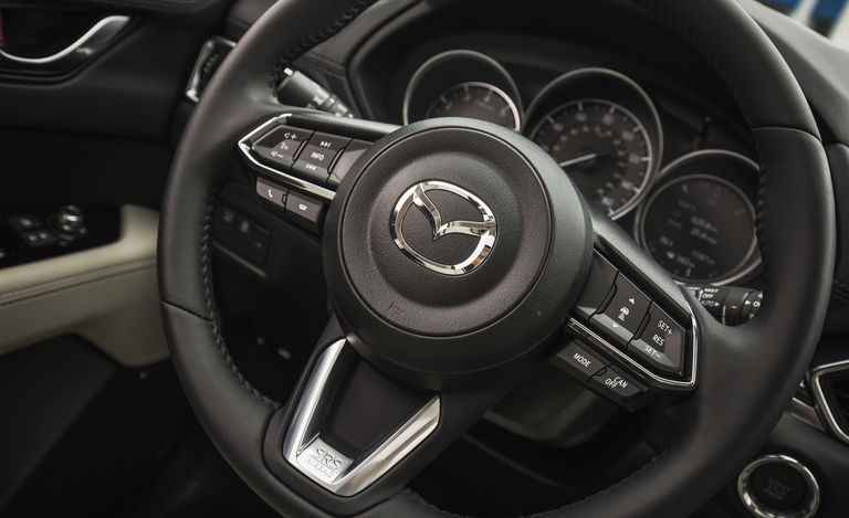 Đánh giá xe Mazda CX-5 2018: Vô-lăng 1.