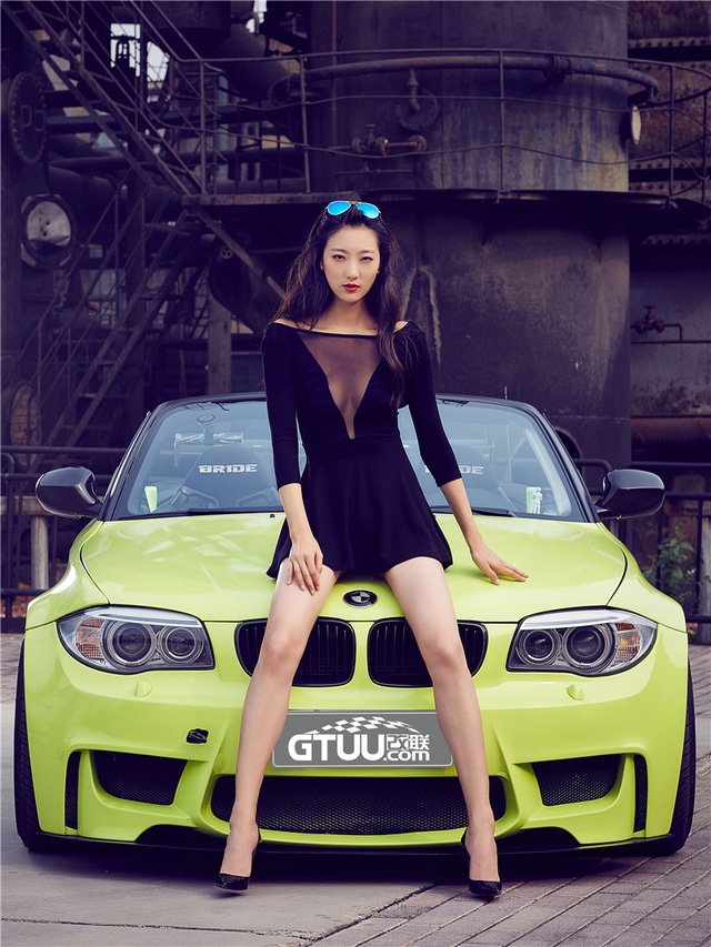 Người đẹp và xe mui trần BMW 1-Series a7