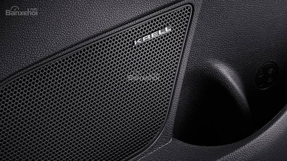 Đánh giá xe Kia Optima/ K5 2019: Xe được trang bị hệ thống âm thanh tuyệt vời.