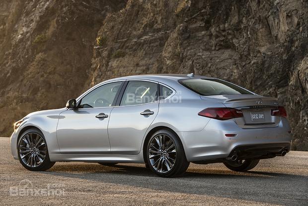 Đuôi xe Infiniti Q70 2018 1