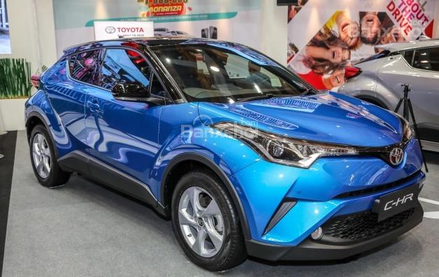 Toyota C-HR 2018 chính thức bán ra thị trường Malaysia với giá 840 triệu đồng.