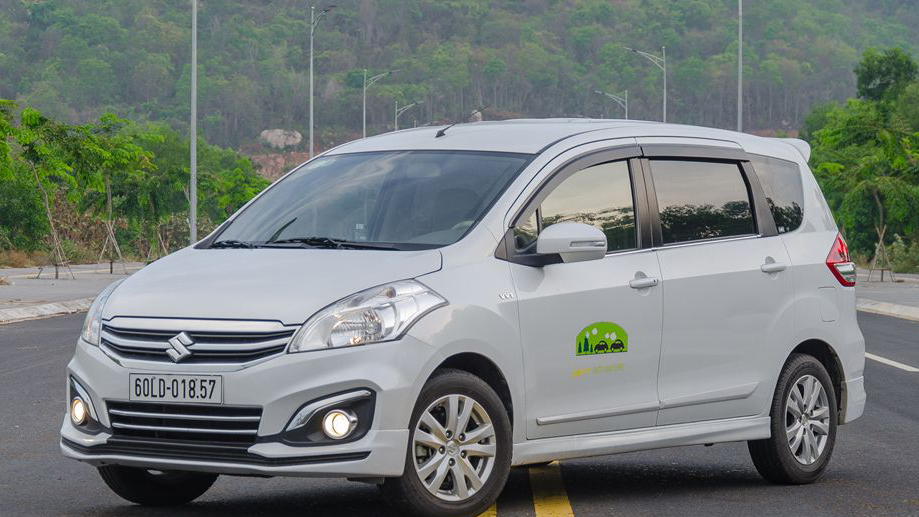 Suzuki Ertiga 2018 tiết kiệm hơn, Kia Rondo 2018 cá nhân hơn.