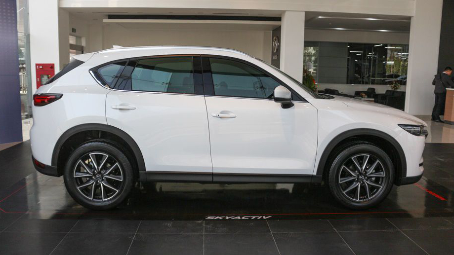 So sánh Mazda CX-5 2018 và Honda CR-V 2018 về thân xe 3