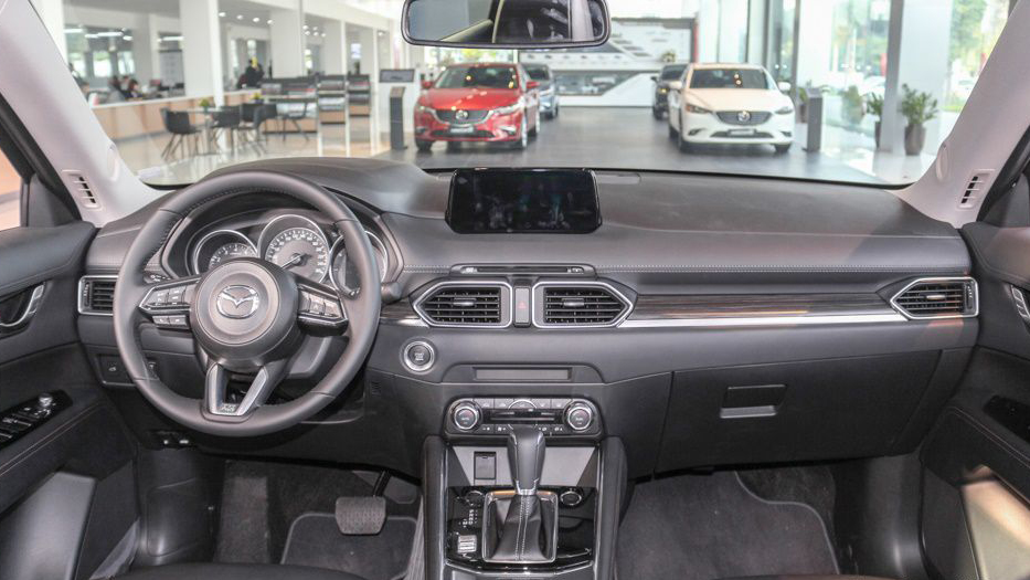 So sánh Mazda CX-5 2018 và Honda CR-V 2018 về nội thất: Mazda CX-5 đẹp hơn So sánh Mazda CX-5 2018 và Honda CR-V 2018 về nội thất: Mazda CX-5 đẹp hơn.