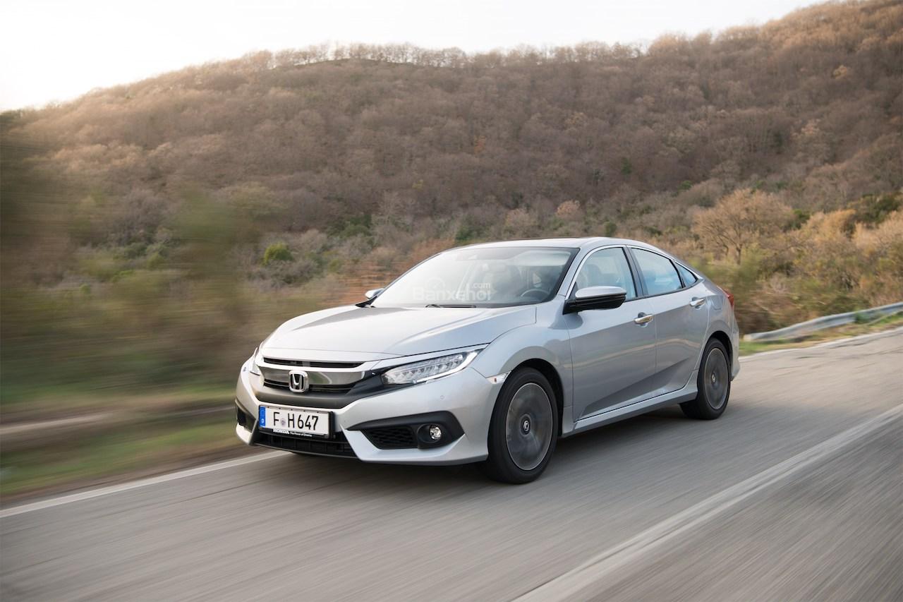 Honda Civic 2018 công bố thông số động cơ diesel a