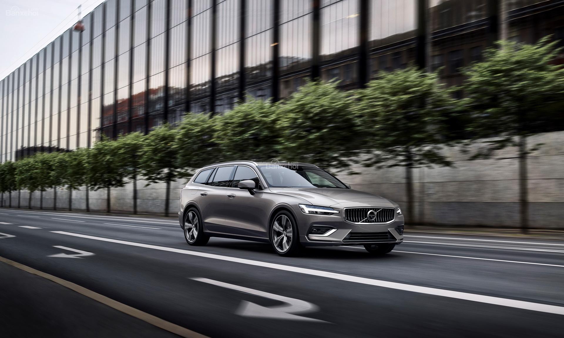 Vén màn Volvo V60 2019 trước thềm triển lãm Geneva 1a