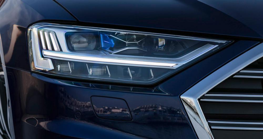 Ảnh chụp đèn xe Audi A8 2018