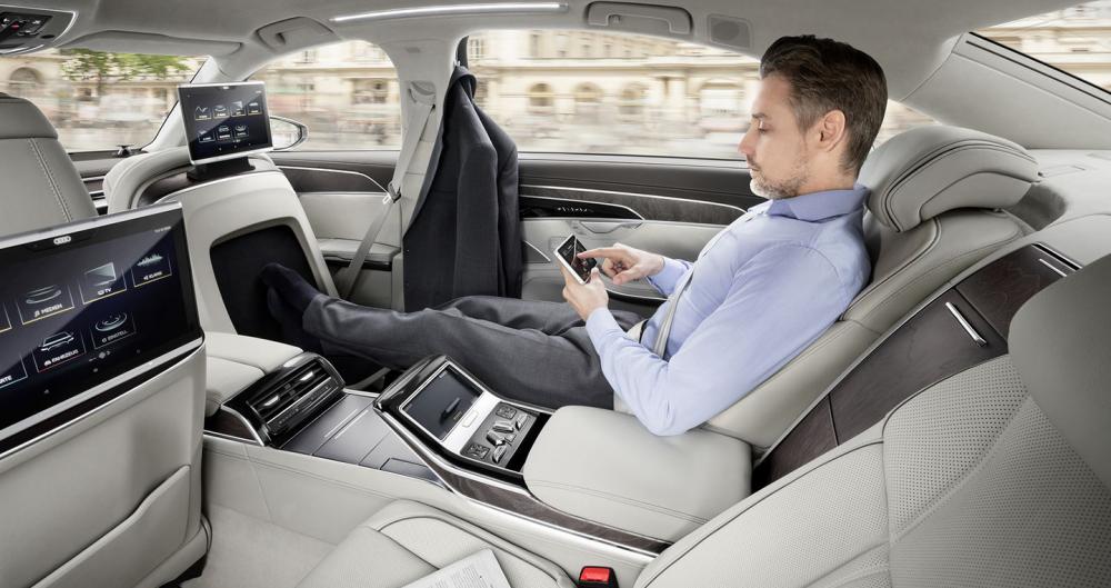 Ảnh chụp ghế sau xe Audi A8 2018