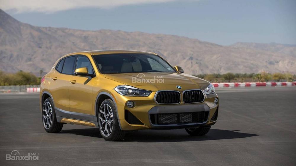 BMW X2 và X3 dẫn động cầu trước công bố giá chi tiết.