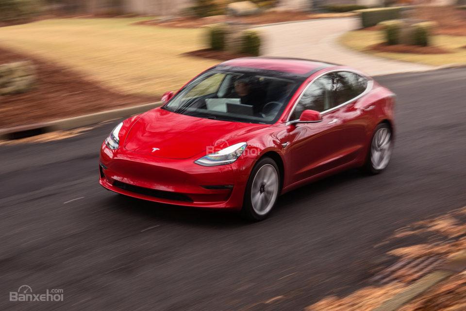 Đánh giá xe Tesla Model 3 2018 về trang bị an toàn.