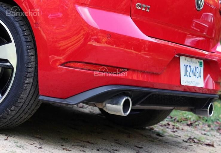 Đánh giá xe Volkswagen Golf GTI 2018 về thiết kế đuôi xe 2a