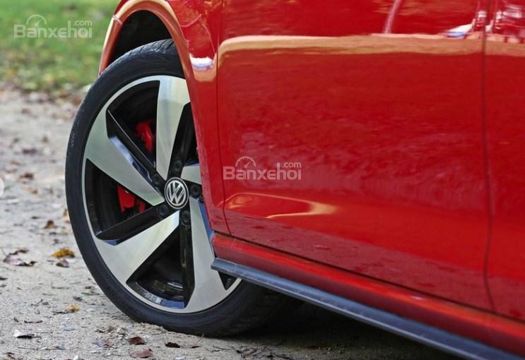 Đánh giá xe Volkswagen Golf GTI 2018 về thiết kế thân xe 2a