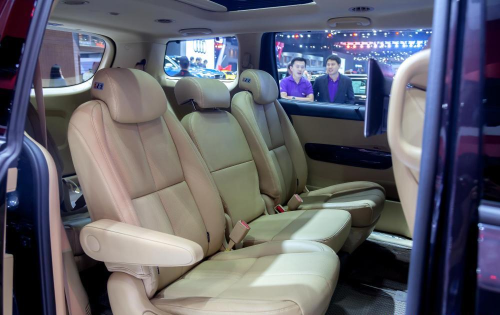 Cận cảnh Kia Sedona facelift xuất hiện tại triển lãm Bangkok 2018 - Ảnh 6.