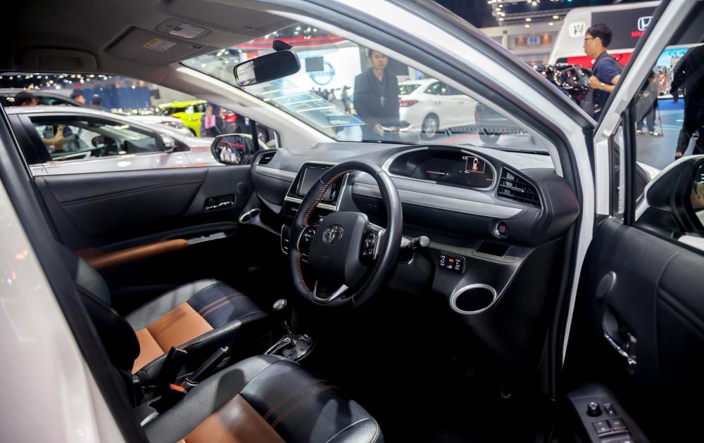 Cận cảnh Toyota Sienta tại Triển lãm Bangkok, lớn và hiện đại 16