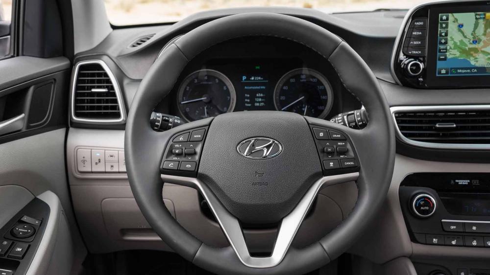 So sánh Hyundai Tucson 2019 mới và Hyundai Tucson 2018 về vô-lăng a1