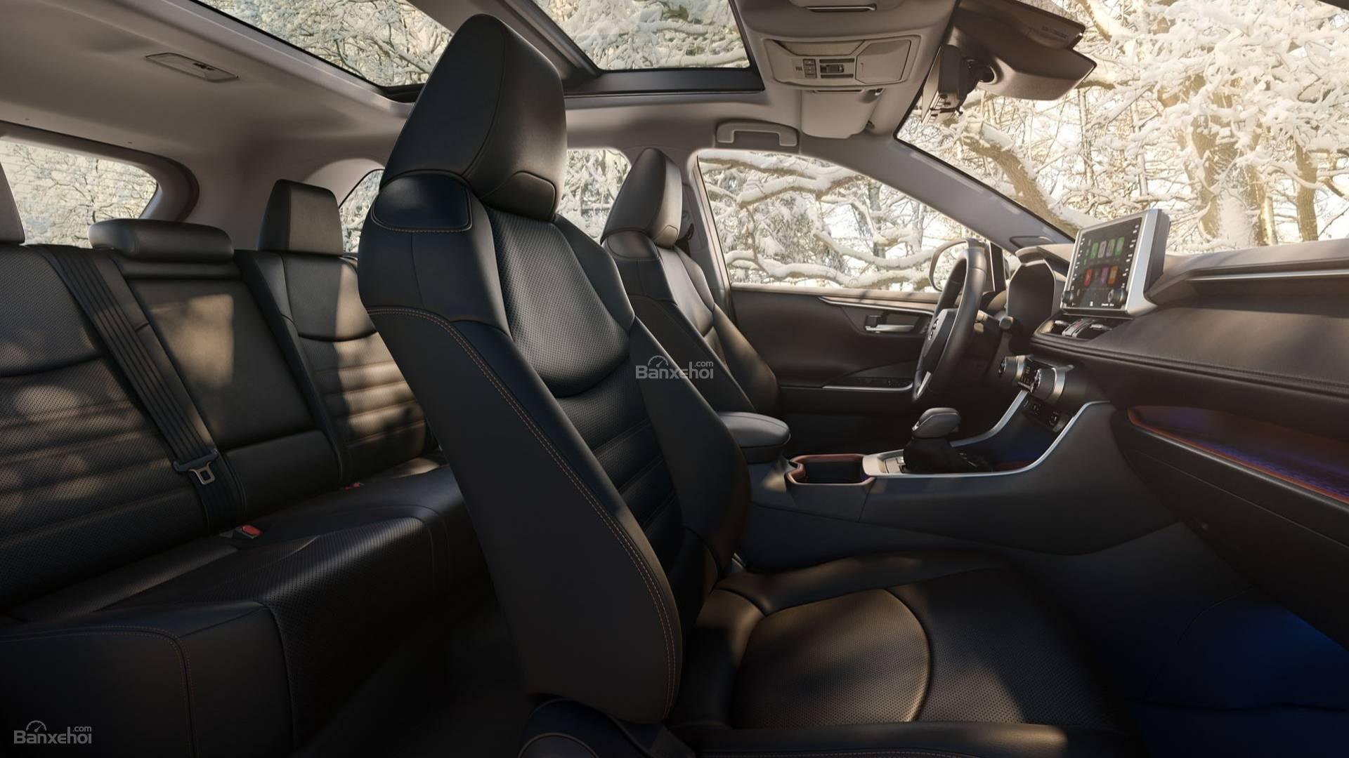 Đánh giá xe Toyota RAV4 2019 về hệ thống ghế ngồi: rộng rãi và nhiều tính năng 2