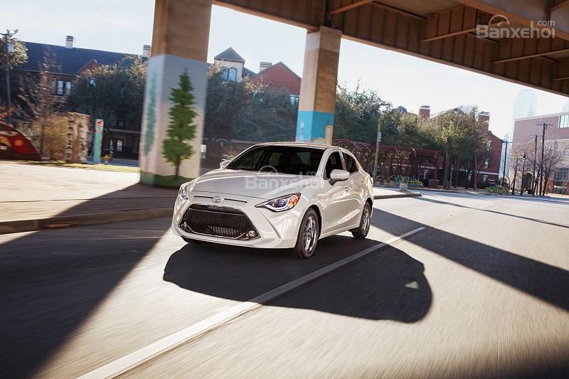 Đánh giá xe Toyota Yaris sedan 2019 về trải nghiệm lái.
