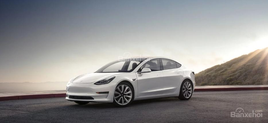 Tesla Model 3 lỡ hẹn với đánh giá "Khuyên Dùng" của Consumer Reports z