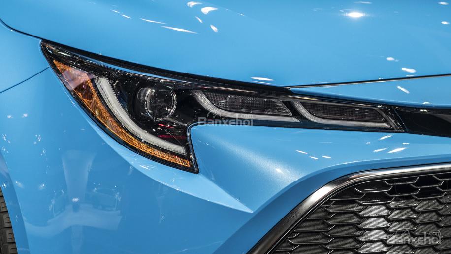 Đèn pha xe Toyota Corolla Hatchback 2019