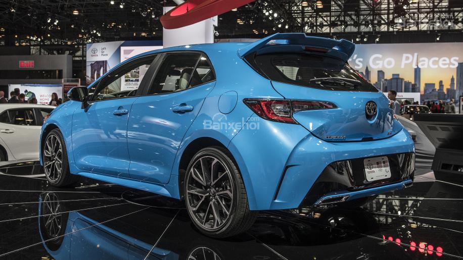 Đuôi xe Toyota Corolla Hatchback 2019 