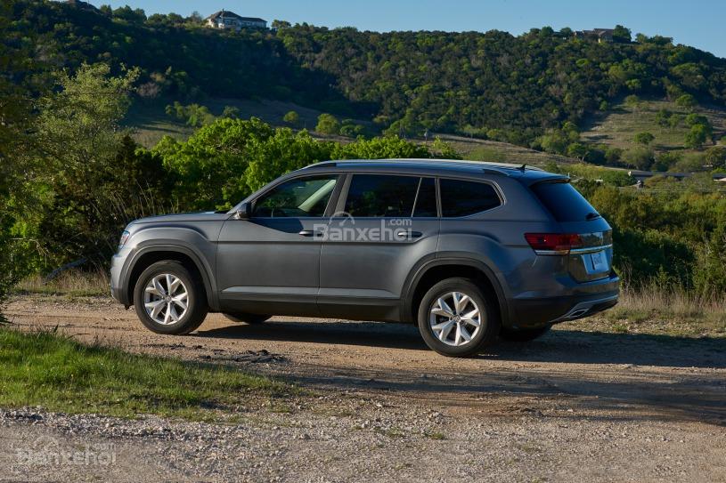 Đánh giá xe Volkswagen Atlas 2018: Hiệu suất tiêu thụ nhiên liệu ở mức trung bình 2