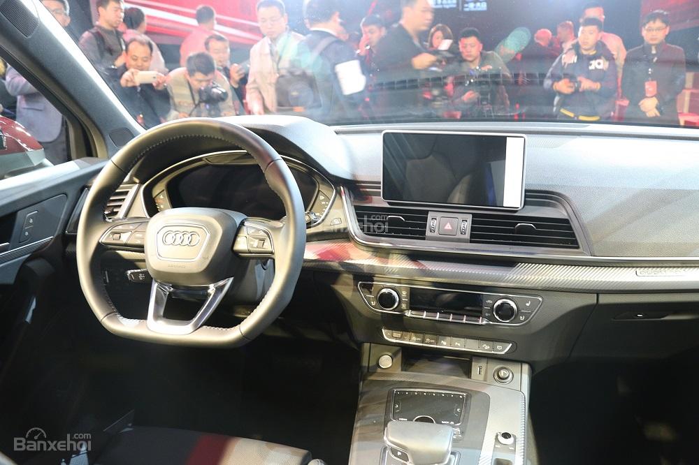 Khoang nội thất của Audi Q5L 2018 bản trục cơ sở dài dành cho thị trường Trung Quốc.