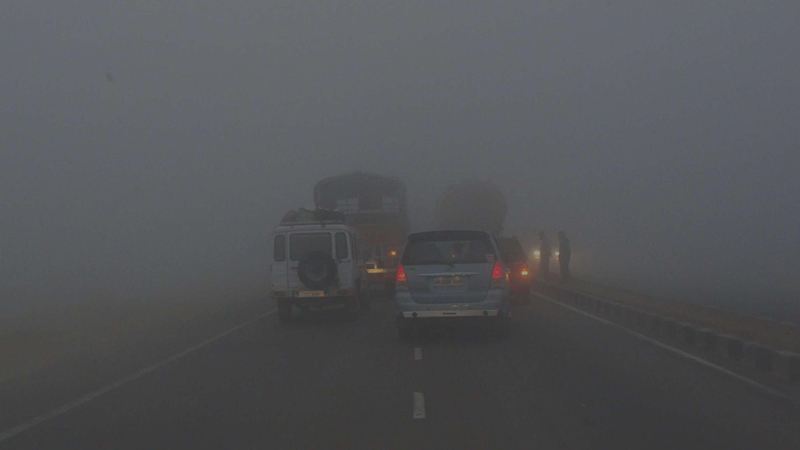 Kỹ năng lái xe đường sương mù cực kỳ an toàn dành cho tài mới 8