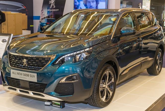 Giá xe Peugeot 5008 2018 tại thị trường Việt Nam đắt gấp đôi tại Malaysia.