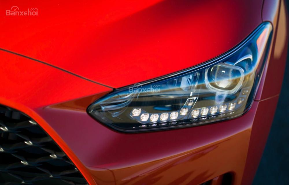 Đánh giá xe Hyundai Veloster 2019: Cụm đèn chiếu sáng.