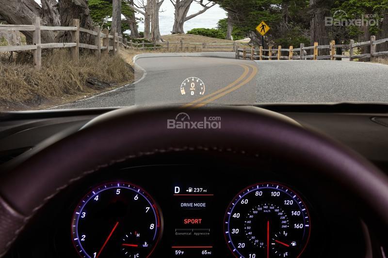 Đánh giá xe Hyundai Veloster 2019: Xe được trang bị màn hình head-up.