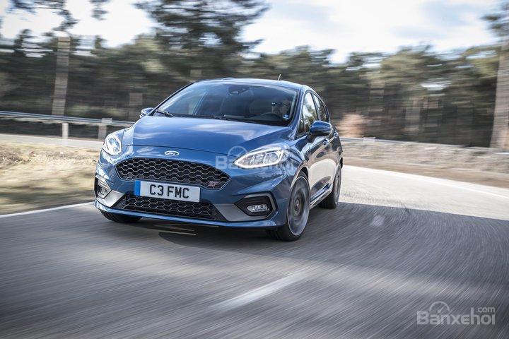 Ford Fiesta lãnh án tử, trừ phiên bản ST​ - 1