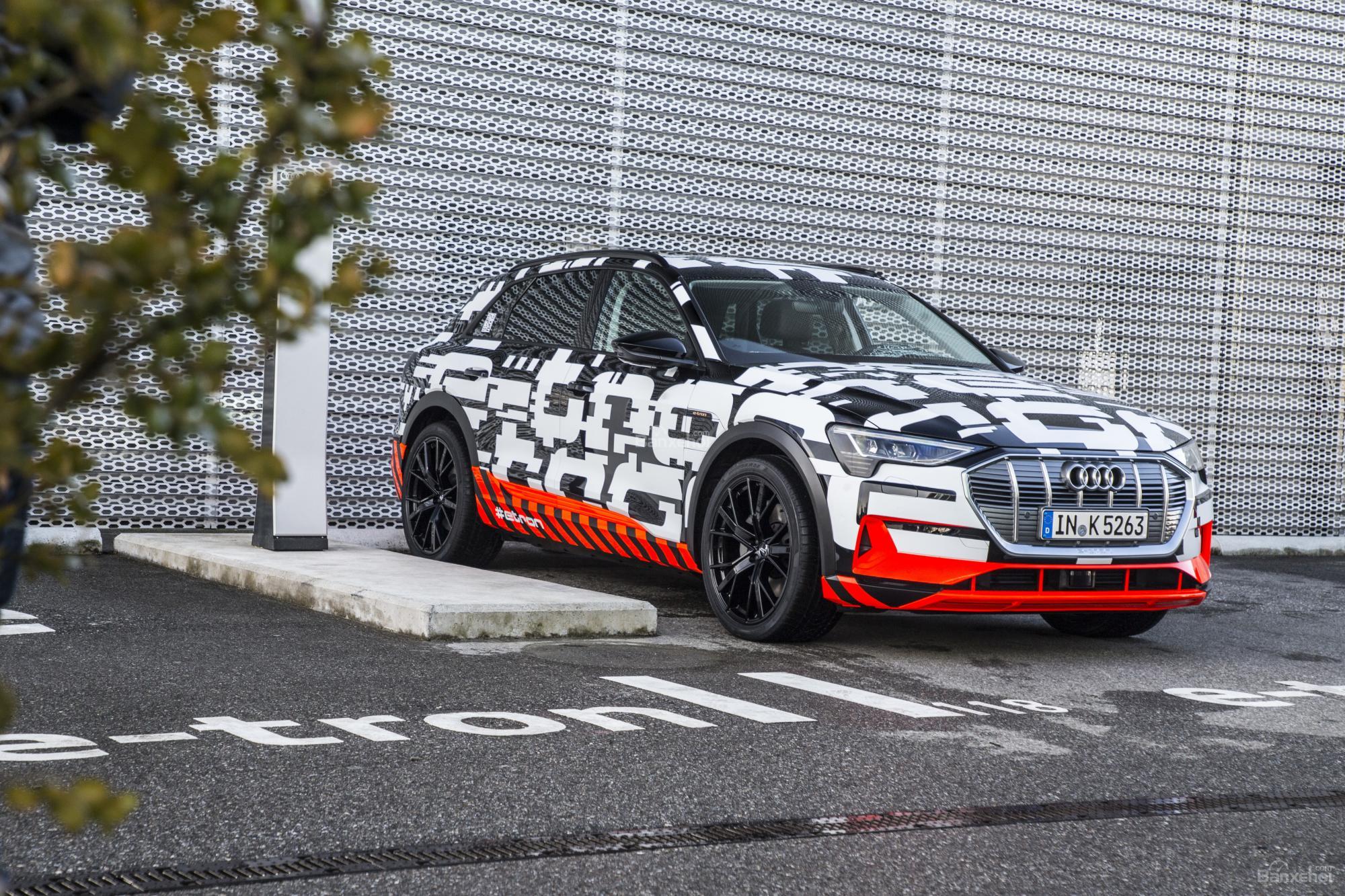 Audi E-Tron dời ngày ra mắt z