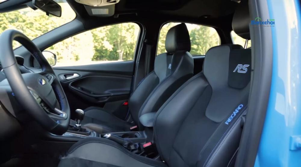 Ảnh chụp ghế ngồi xe Ford Focus RS 2018 