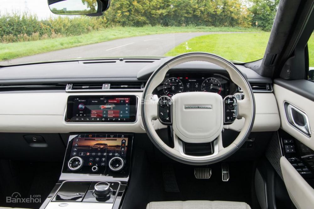 Khoang nội thất Range Rover Velar.