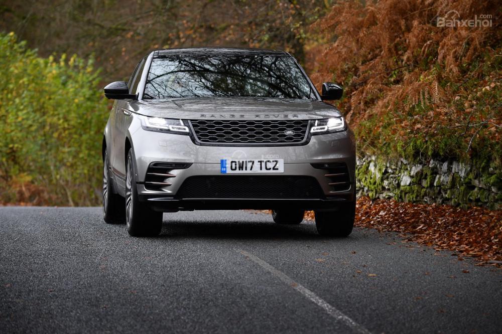 Range Rover Velar 2019 thêm bản máy dầu, giá từ 1,5 tỷ đồng tại Anh quốc.