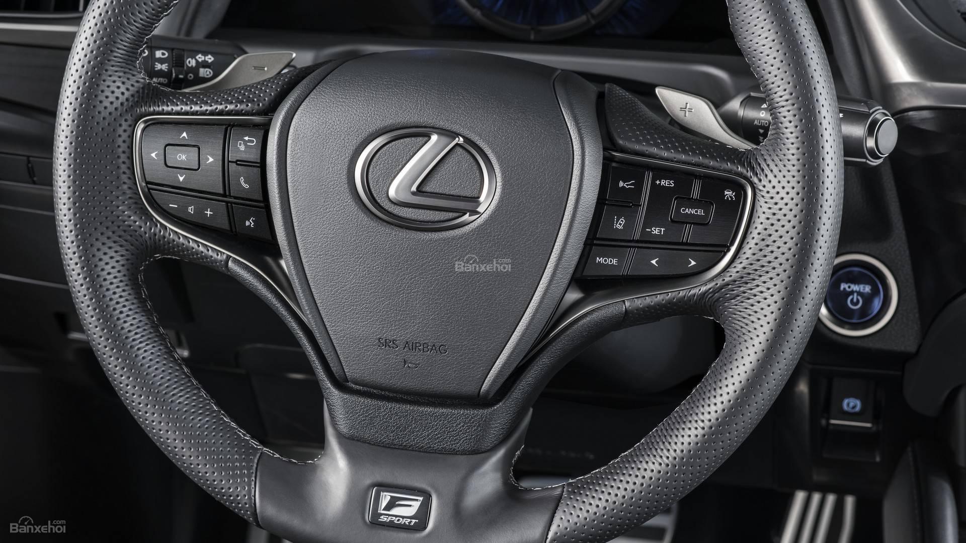 Đánh giá xe Lexus ES 2019: Vô-lăng chất liệu cao cấp z