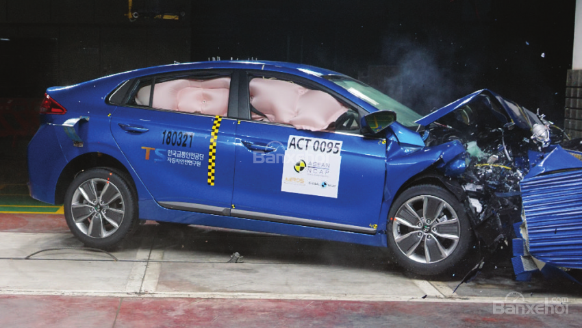 Toyota C-HR, Toyota Rush và Hyundai Ioniq đạt chuẩn an toàn - 3