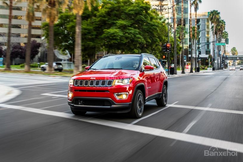 Đánh giá xe Jeep Compass 2018: Chưa đủ để dẫn đầu z