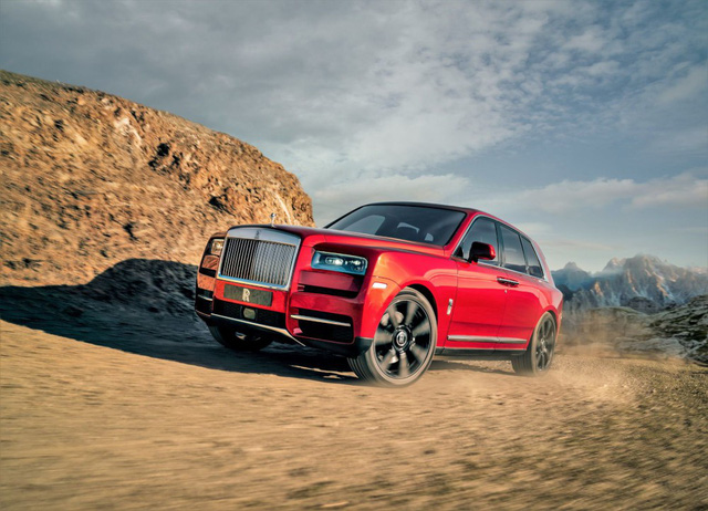 Xe siêu sang off-road Rolls-Royce Cullinan ra mắt, giá hơn 300.000 USD.