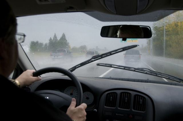 Bí quyết chăm sóc và bảo dưỡng xe ô tô trong mùa mưa 5