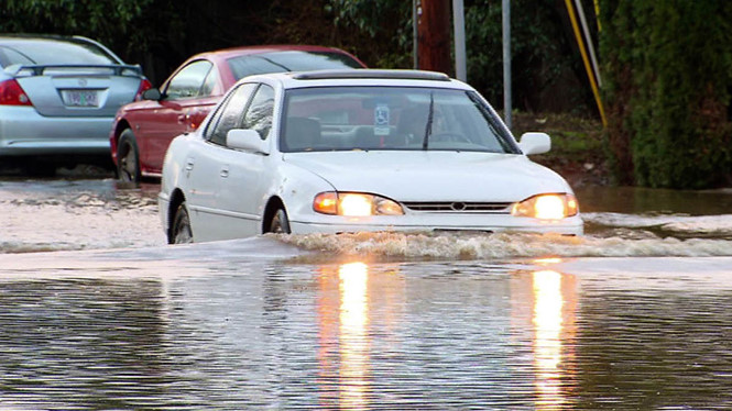 Bí quyết chăm sóc và bảo dưỡng xe ô tô trong mùa mưa 8