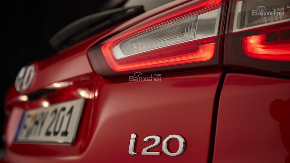 Đánh giá xe Hyundai i20 2019: Đèn hậu.